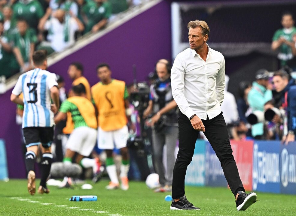 El seleccionador de Arabia Saudí, Herve Renard, durante el partido ante Argentina. EFE/EPA/Noushad Thekkayil