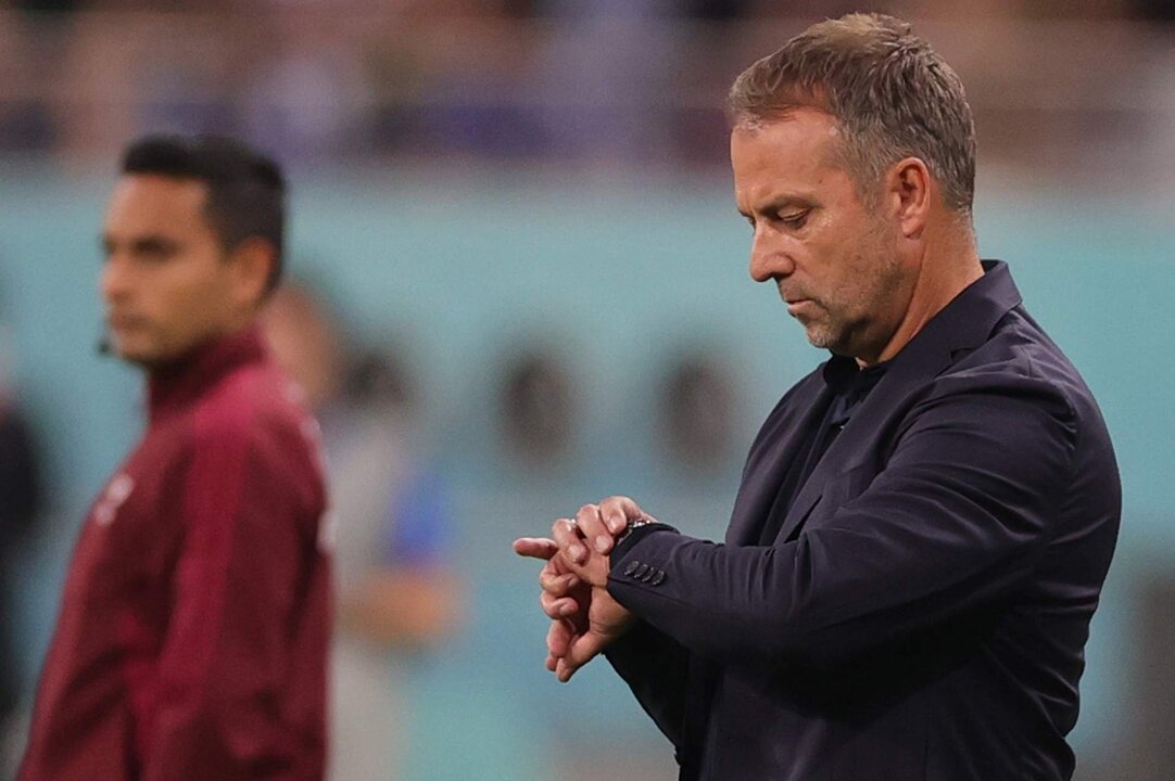 El seleccionador alemán Hansi Flick durante el partido que disputaron este miércoles ante Japón.EFE/EPA/Friedemann Vogel