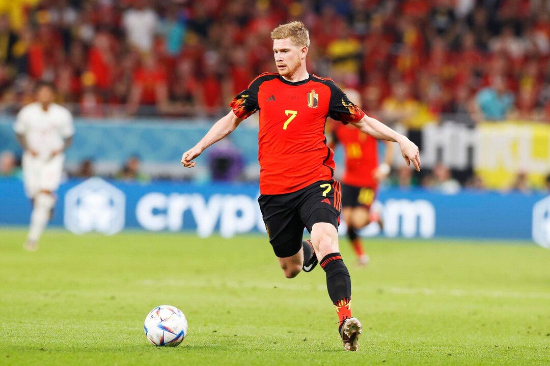 El jugador de la selección belga Kevin De Bruyne durante el partido ante Canadá. ) EFE/EPA/Rungroj Yongrit