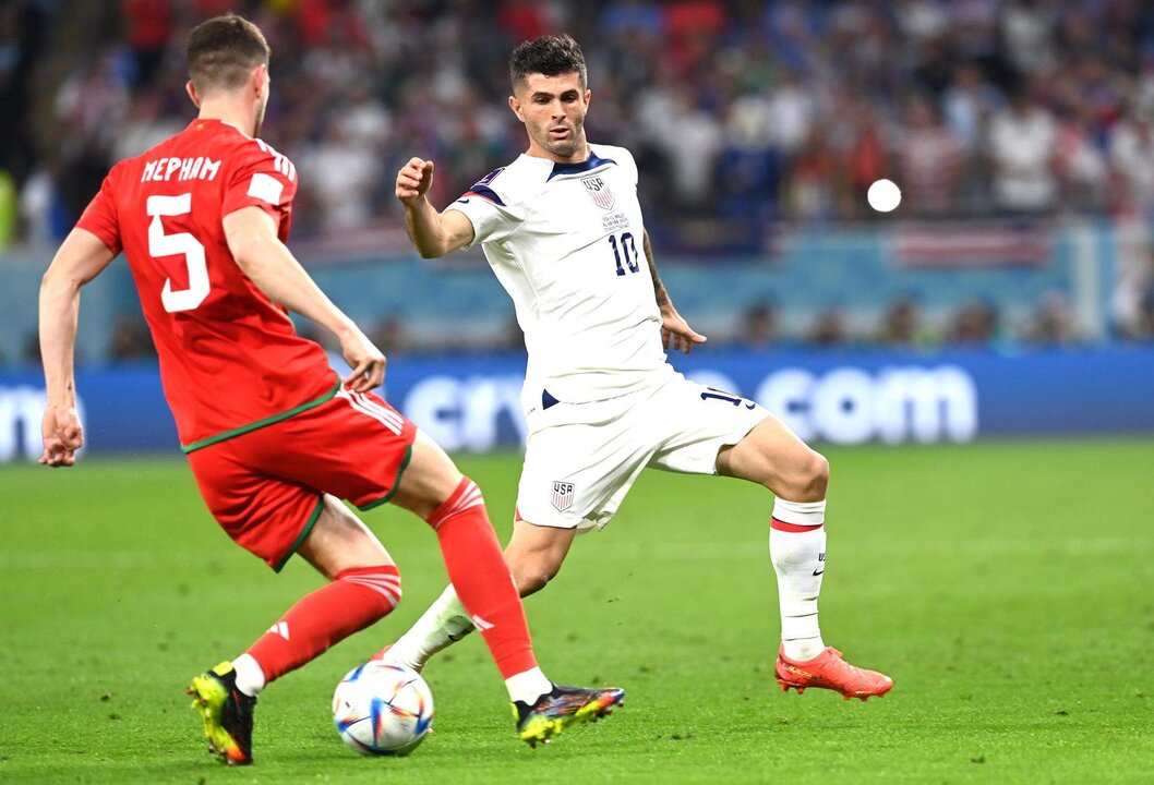 El estadounidense Christian Pulisic (dch), durante el partido ante Gales el pasado 21 de noviembre.EFE/EPA/Neil Hall