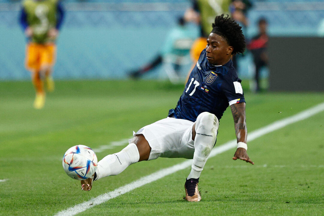 Angelo Preciado, de Ecuador, durante el partido del Mundial contra Países bajos en el Khalifa stadium de Doha. EFE/ Rodrigo Jimenez