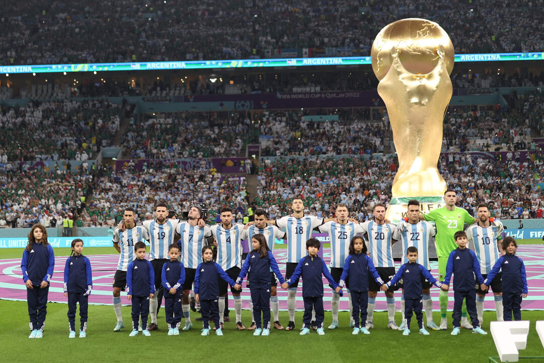 Foto de archivo de la selección de Argentina ante de jugar en el Mundial de Qatar 2022 contra la de México en Lusail. EFE/ Juan Ignacio Roncoroni