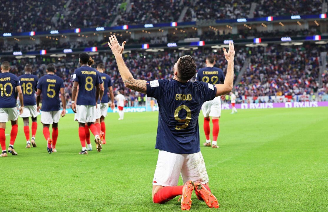 Olivier Giroud de Francia celebra el 1-0 en Al Thumama Estadio en Doha,Catar. EFE/EPA/Ali Haider