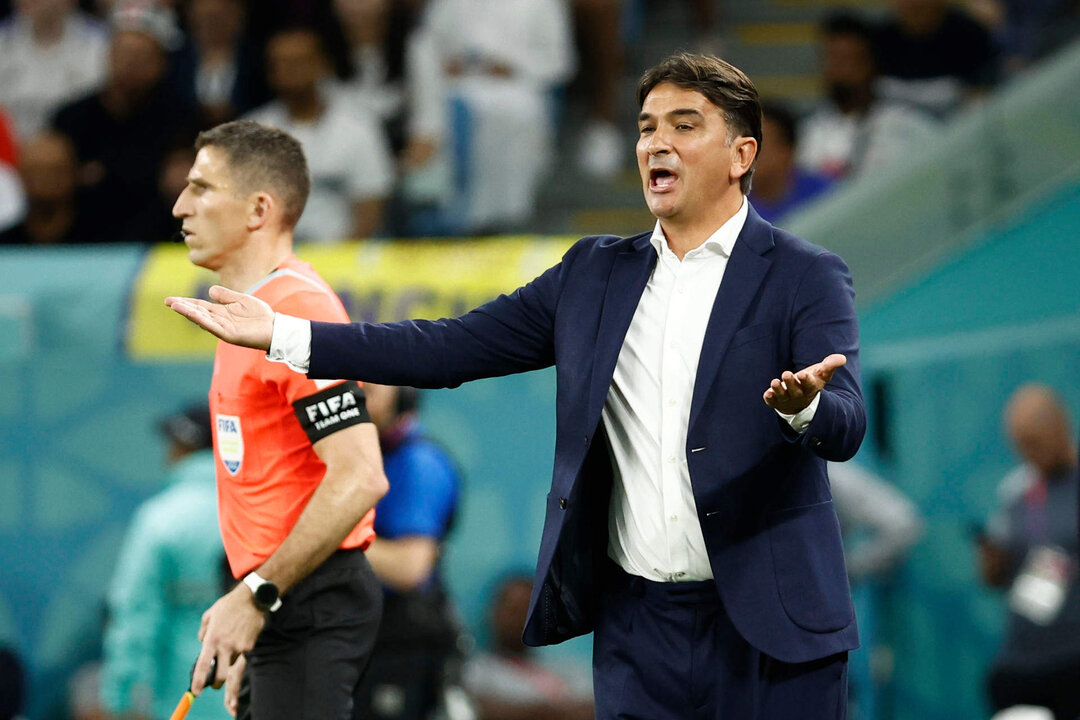 Slatko Dalic, seleccionador de Croacia, en una acción durante el partido ante Japón. EFE/ José Méndez